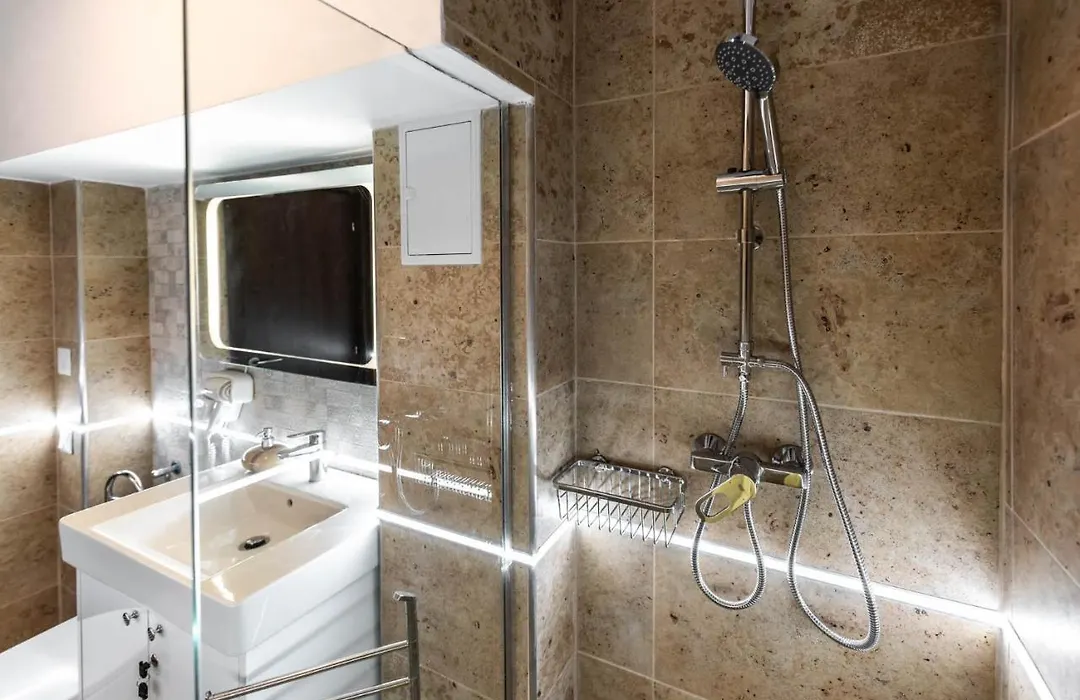 La Nueve Suite-1