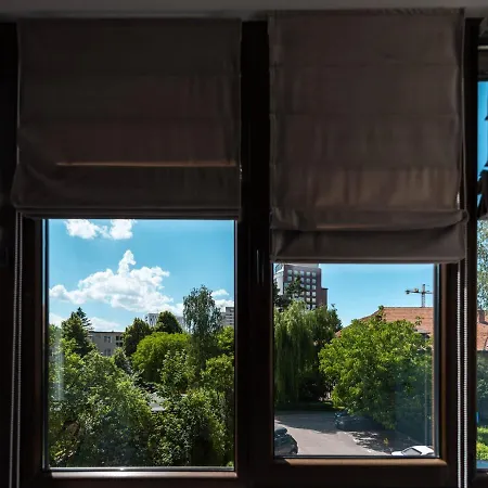 La Nueve Suite-3